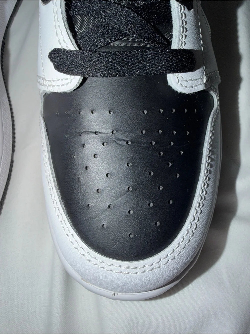 Air Jordan 1 Mid GS White Gold
